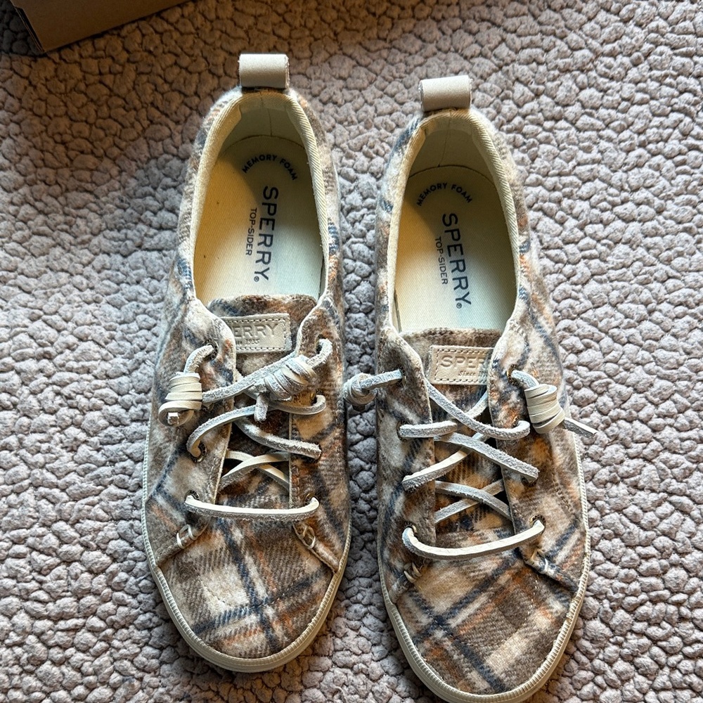 Sperry Tan and Cream Plaid Shoes 6.5 - Picture 3 of 4